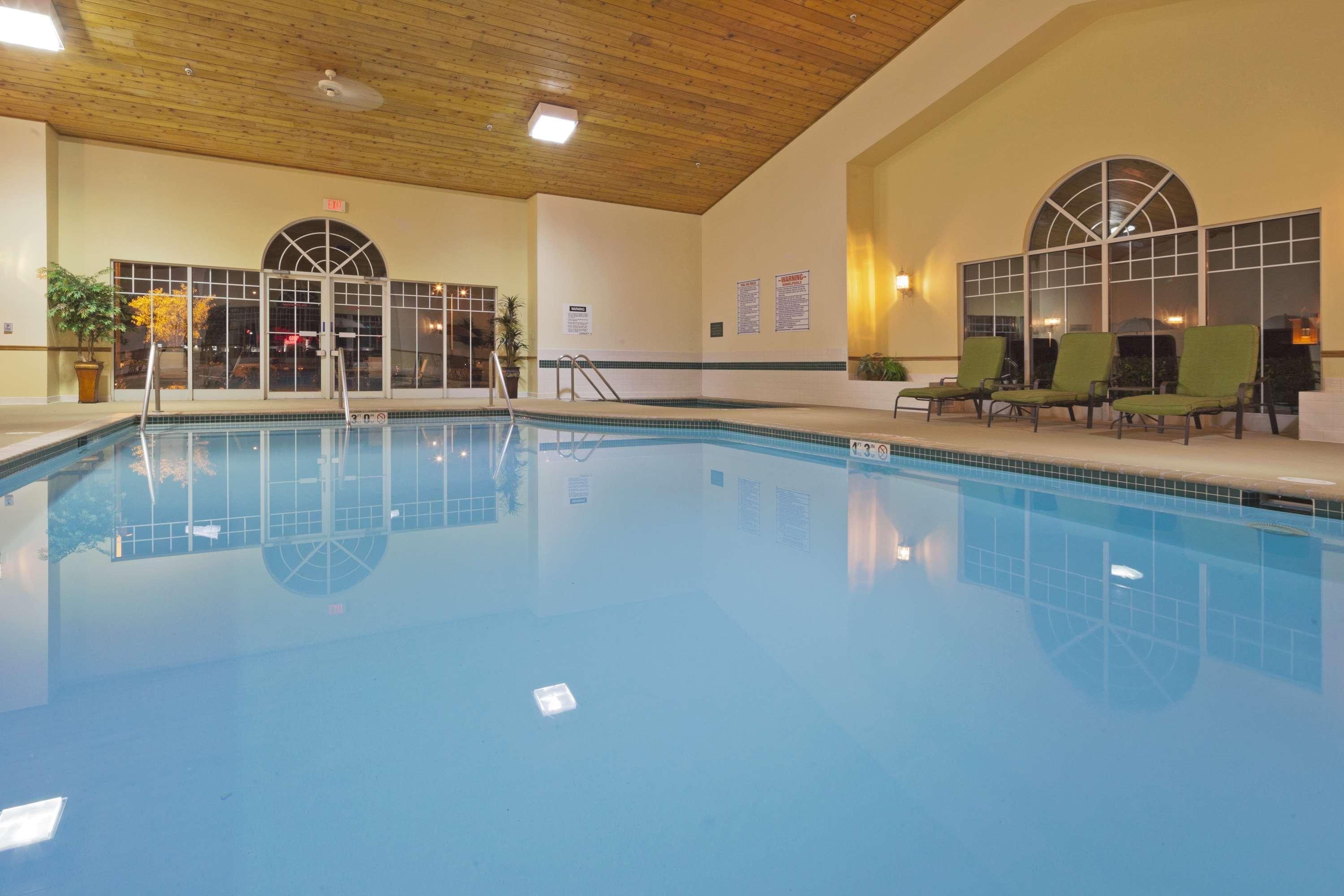 Country Inn & Suites By Radisson, Germantown, Wi Екстериор снимка