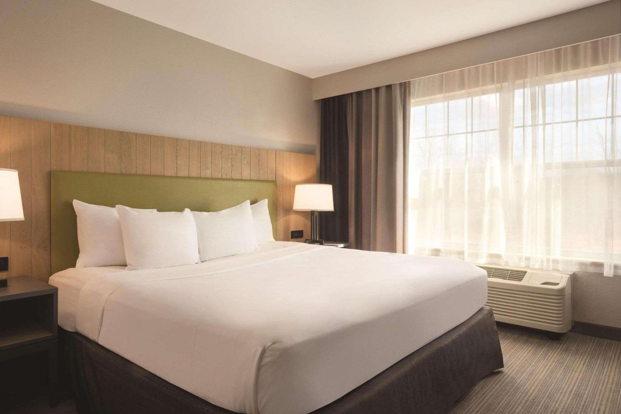 Country Inn & Suites By Radisson, Germantown, Wi Екстериор снимка