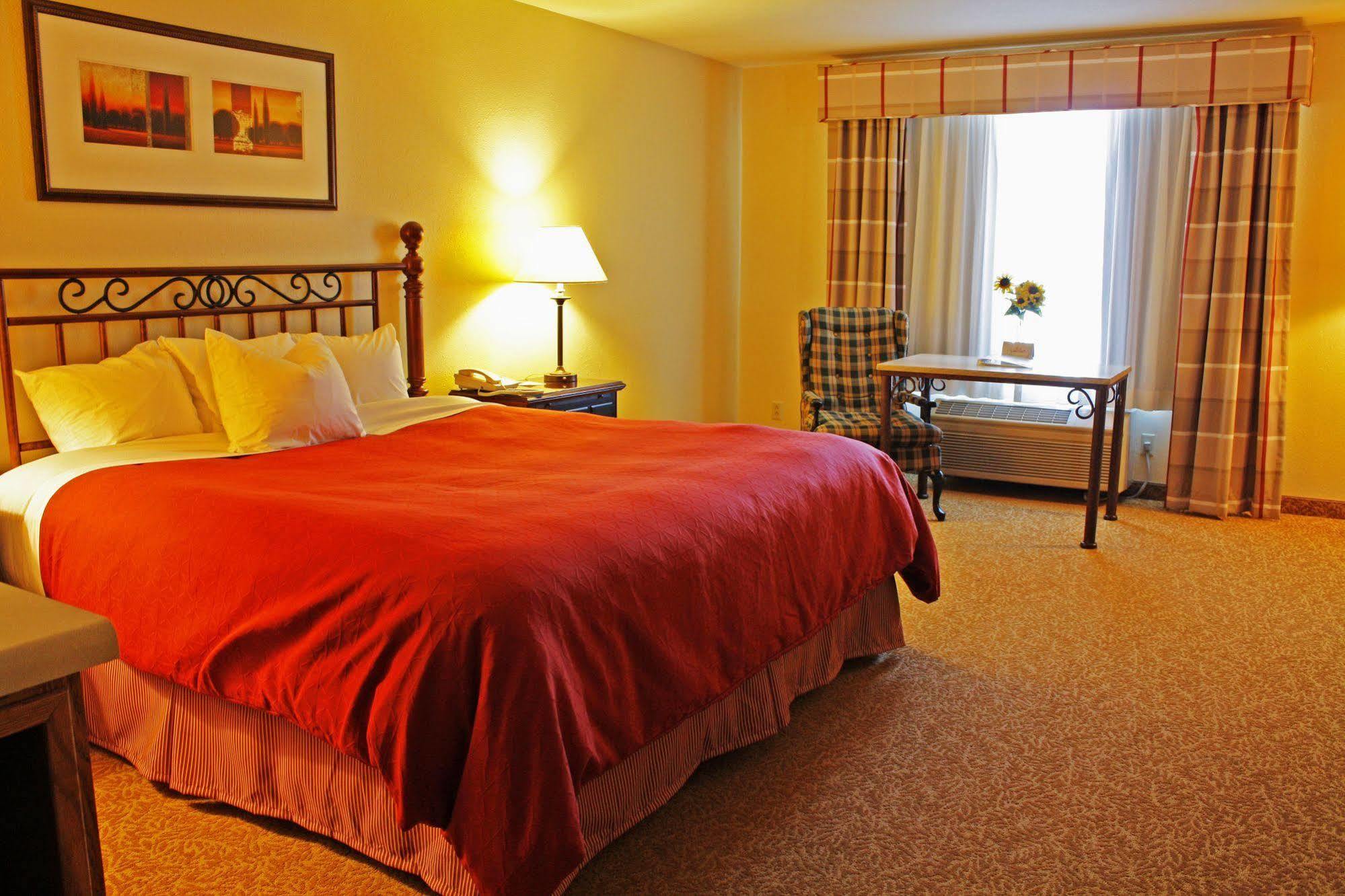Country Inn & Suites By Radisson, Germantown, Wi Стая снимка